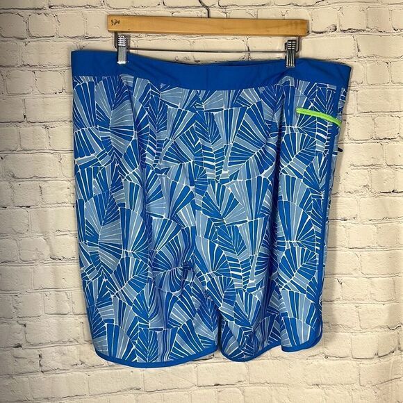 Vineyard Vines Mens Abstract Palms Blue board Shorts size 40 Style# 1M0360 - Picture 4 of 7